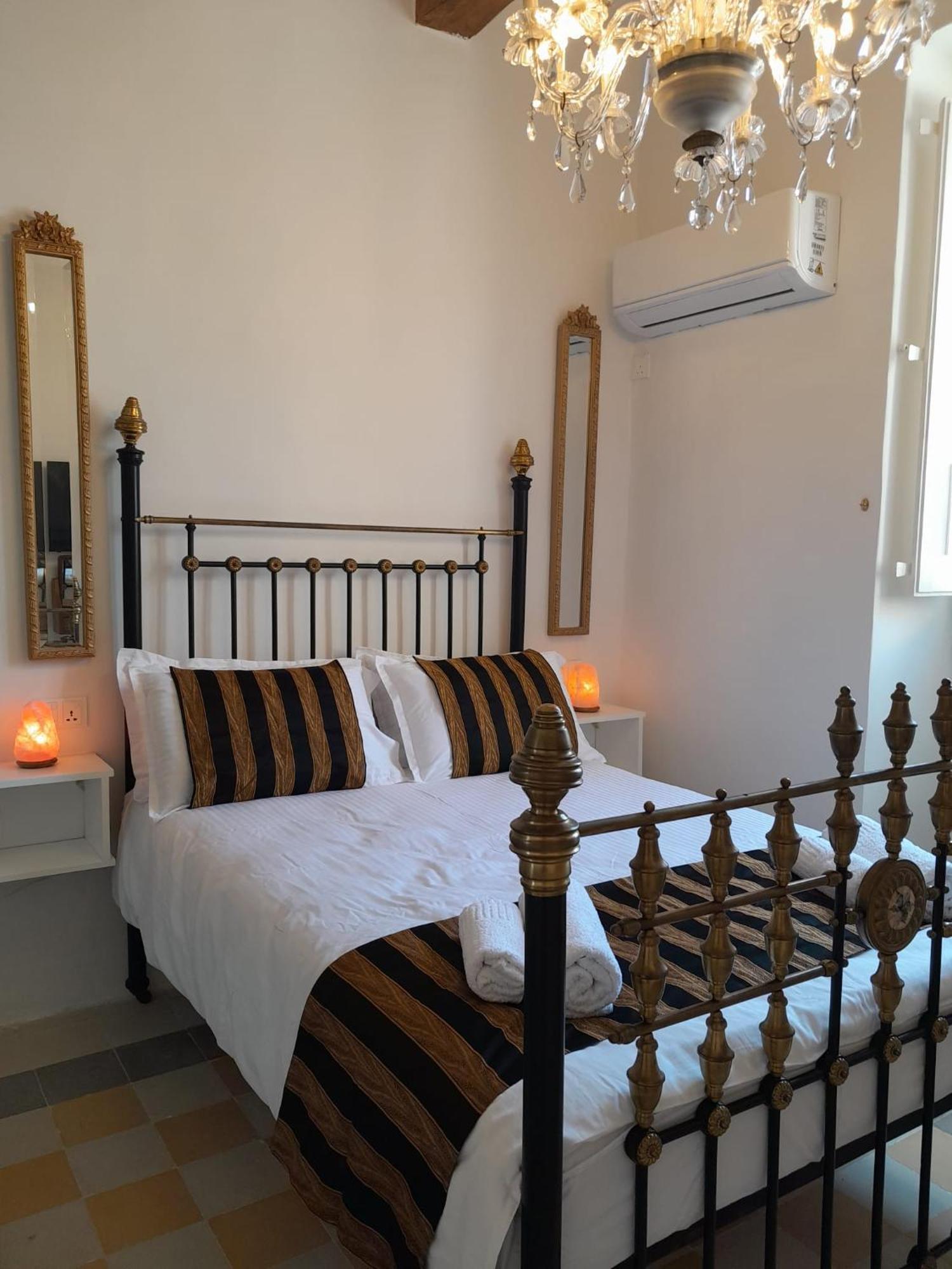 Charming Town House In Cospicua, Valperga Rooms Exterior foto
